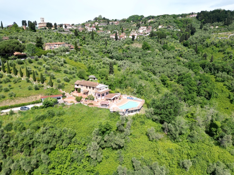 Large property in Corsanico