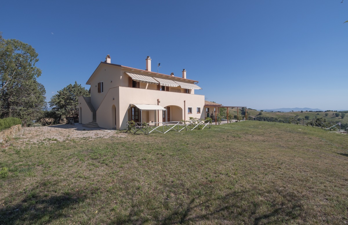 Tuscan farmhouse near Grosseto