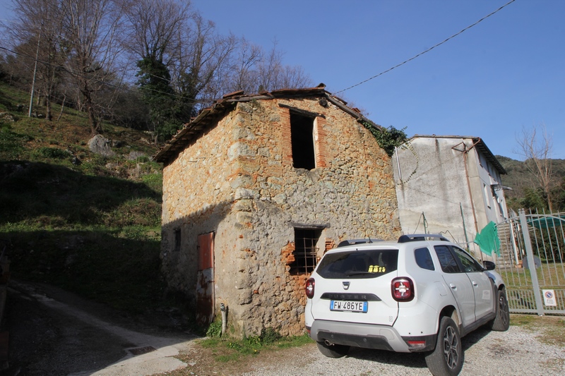 Ex-rural house near Camaiore