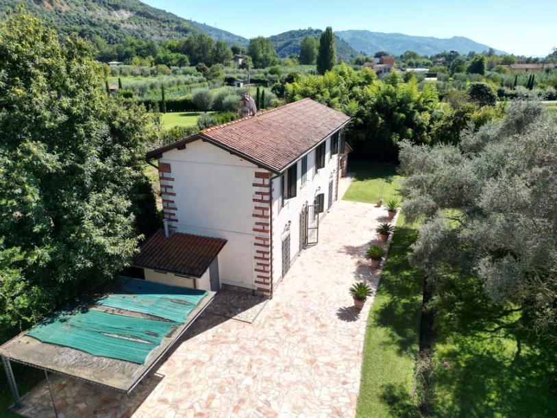 Restored country villa in Pietrasanta-13