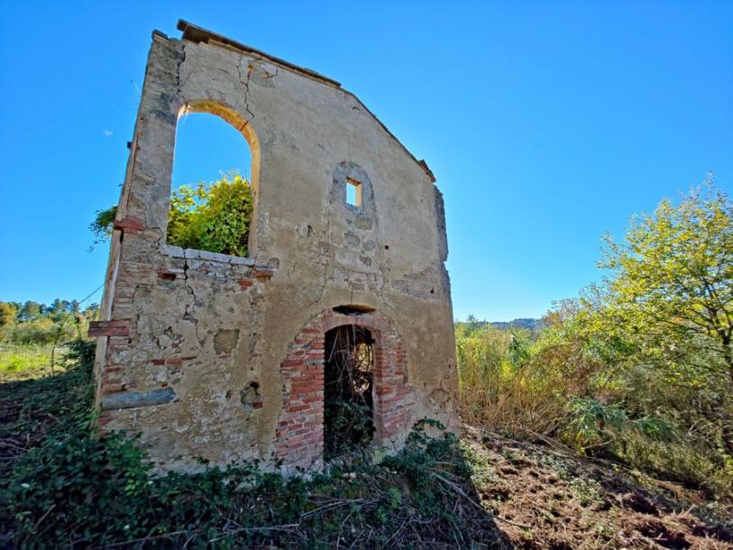 Land with large ruin for construction near San Miniato, Pisa-19
