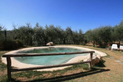 Villa in pietra con piscina vicino Camaiore, Versilia, Toscana