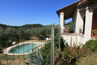 Villa in pietra con piscina vicino Camaiore, Versilia, Toscana