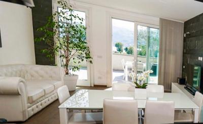 Luxury flat on Iseo sea