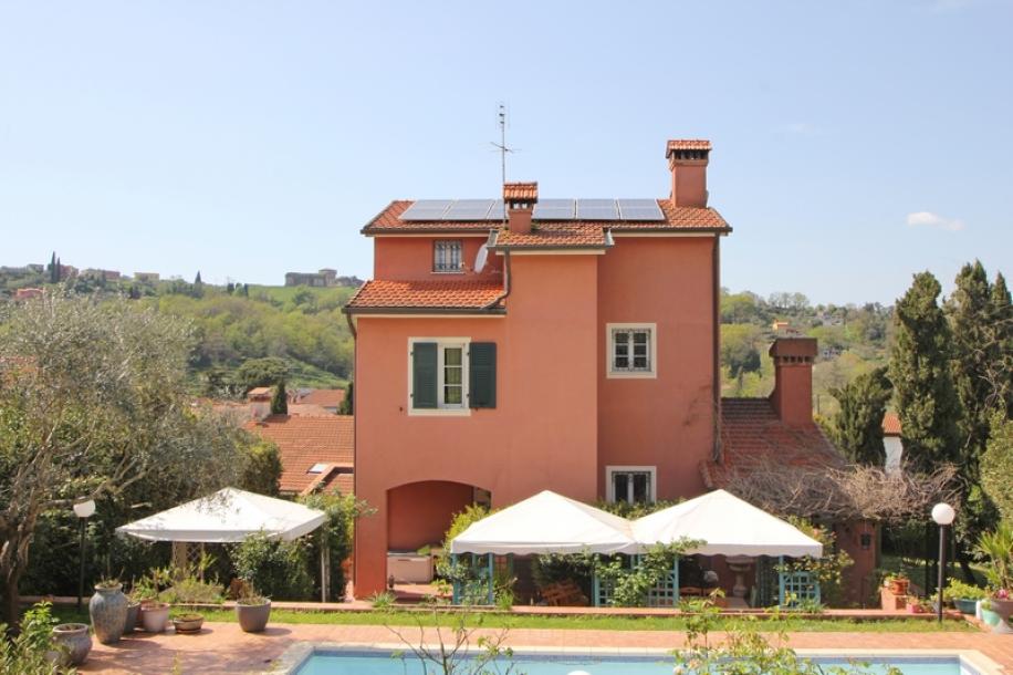 Villa vicino Sarzana con piscina-1