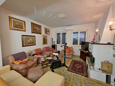 Country villa in Gabbro