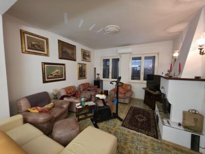 Country villa in Gabbro