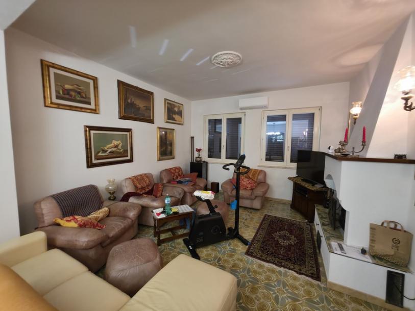 Country villa in Gabbro-5