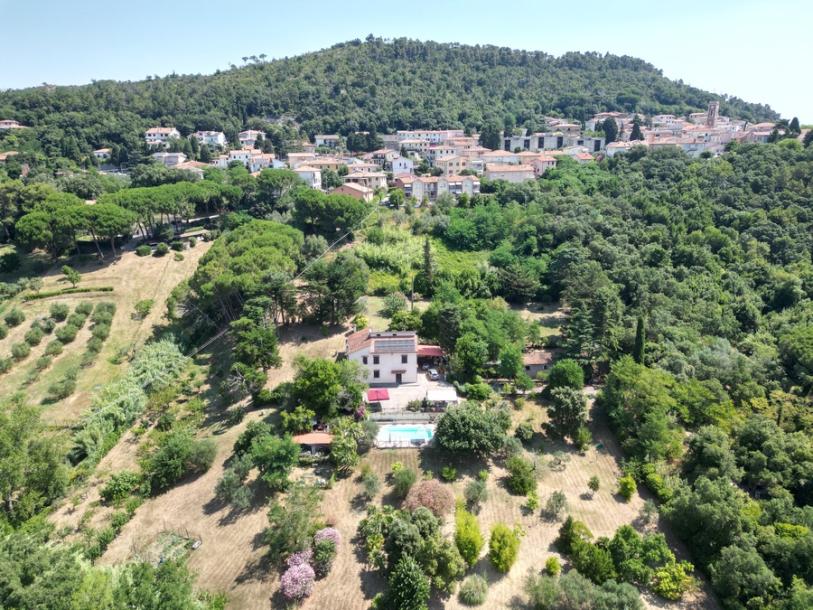 Country villa in Gabbro-3