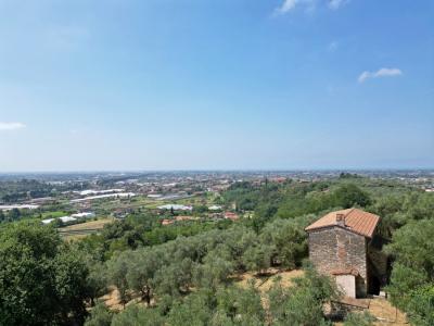 2 houses with seaview Camaiore