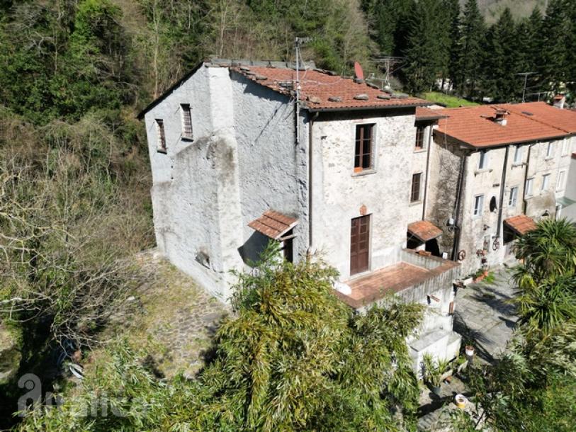 Part of a house in area of Mulina - Stazzema-7