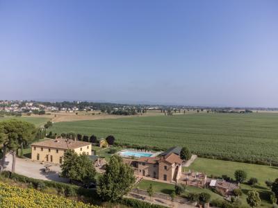 Luxury large property with view to Monte San Savino