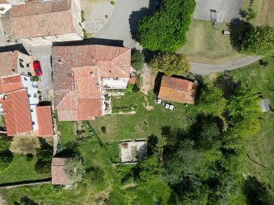 Lovely tuscan village house with garden near Casciana