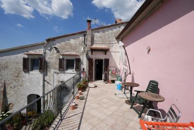 Lovely tuscan village house with garden near Casciana