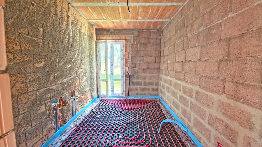 Unfinished country house near Pomarance-6