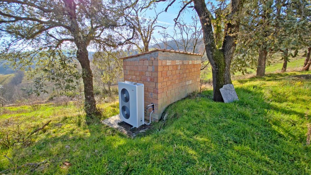 Unfinished country house near Pomarance-3