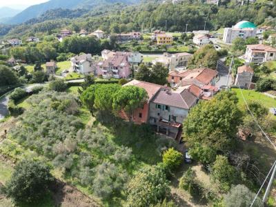 Country house with large land in Podenzana, Lunigiana