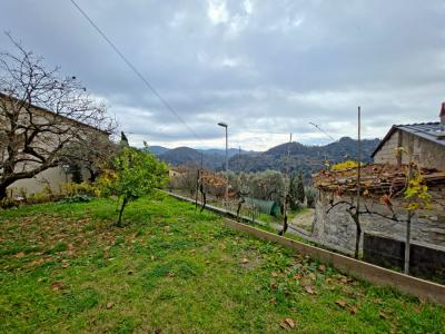 Tuscan house in hamlet near Camaiore