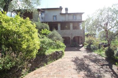 Rustic villa near Camaiore