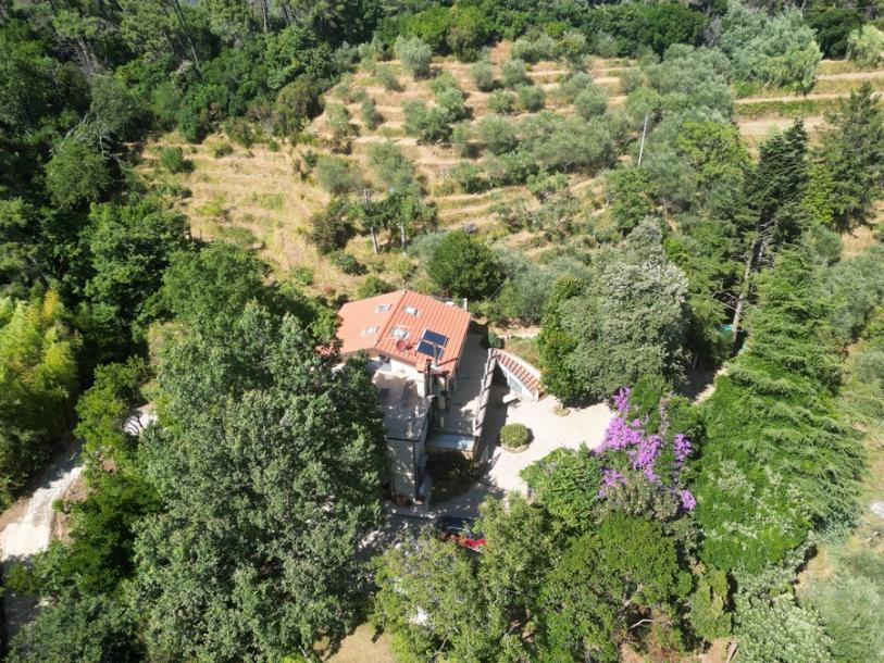 Isolated Villa with seaview-3