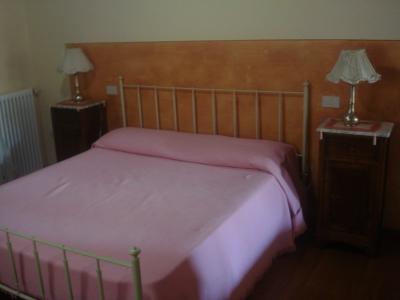 Kamenný dům s bazénem po renovaci u Camaiore