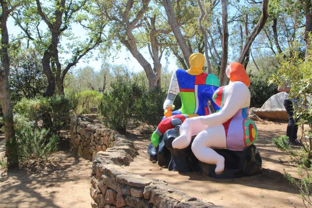 5f6d9643c3176_1601017411