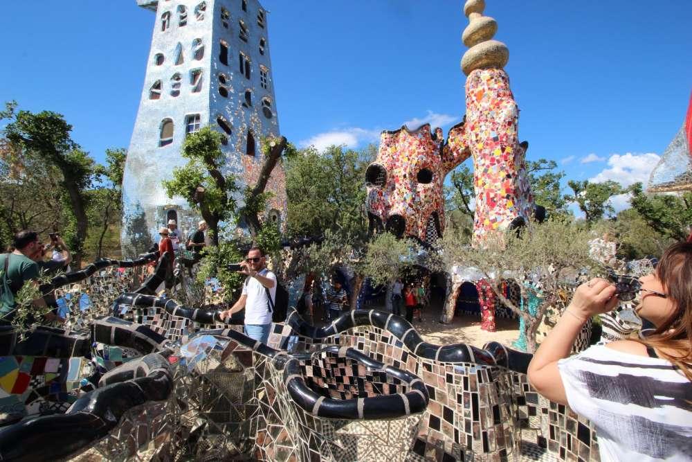 5f6d9645b489e_1601017413