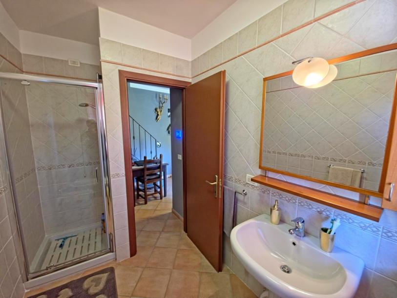 Renovovaný venkovský dům v Lunigianě-14