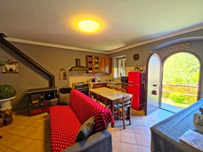 Renovovaný venkovský dům v Lunigianě-15