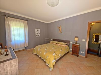 Renovovaný venkovský dům v Lunigianě-12