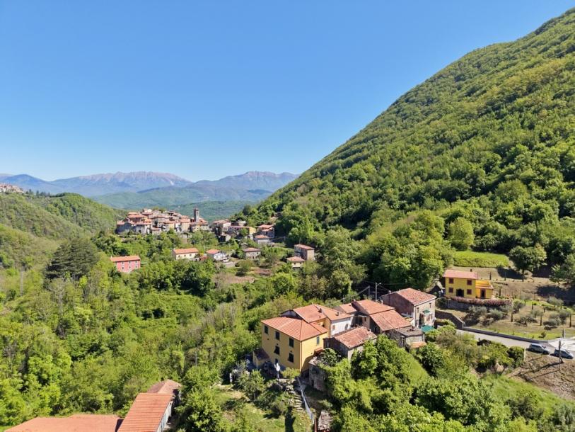 Renovovaný venkovský dům v Lunigianě-4