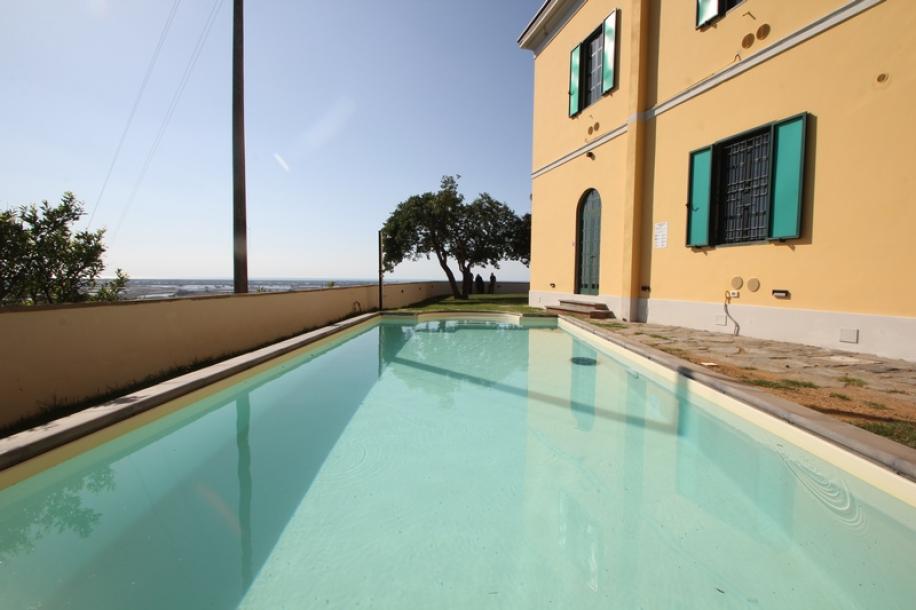 Villa con piscina verso Massarosa-5