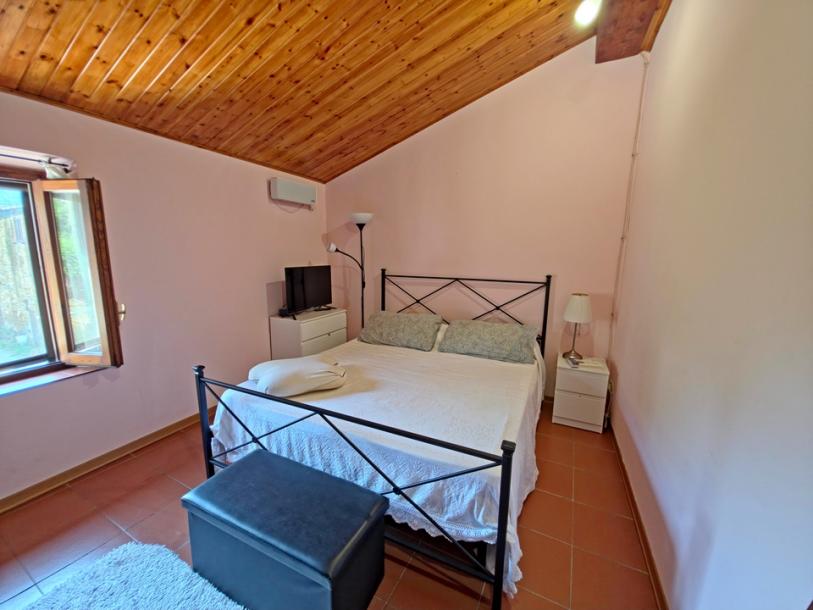 Small cotage in Vinci-9