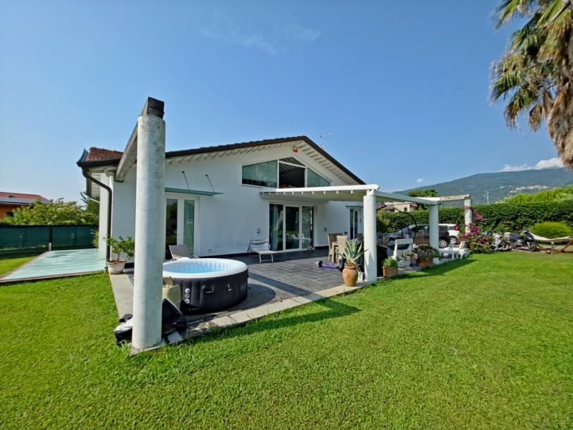 Modern house in Massa-1