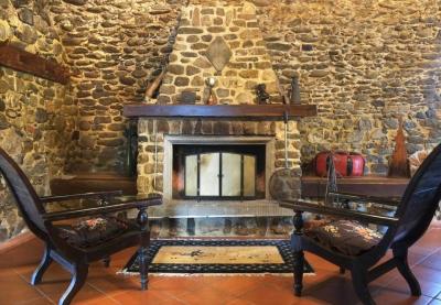 Grande proprieta in pietra in Lunigiana in vendita