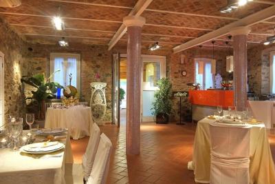 Grande proprieta in pietra in Lunigiana in vendita