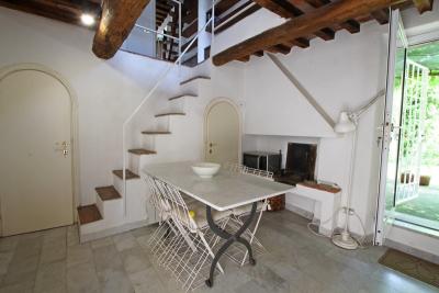 Querceta domek pro panenky mezi Seravezzou a Forte dei Marmi.