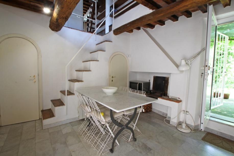 Querceta domek pro panenky mezi Seravezzou a Forte dei Marmi.-12