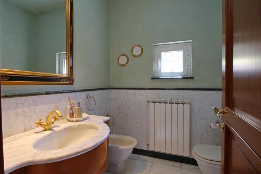 Villa near Sarzana with swimmingpool-9