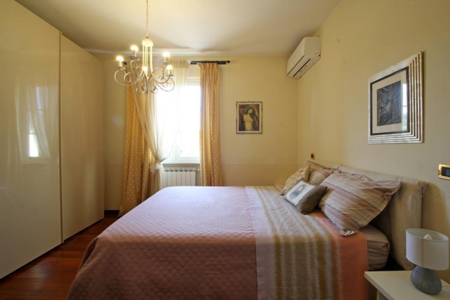 Villa near Sarzana with swimmingpool-7