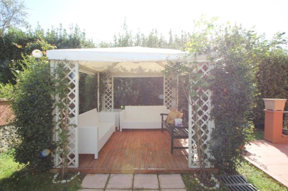 Villa near Sarzana with swimmingpool-3