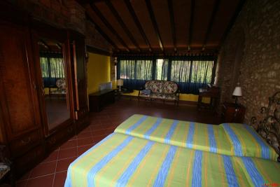 Comprare un casale rustico con piscina a Bargecchia