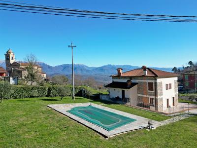 Villa con piscina a Lunigiana