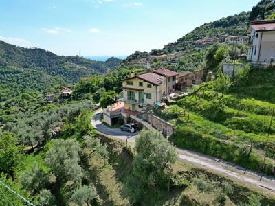 Casa in vendita a Montignoso