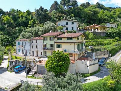 Casa in vendita a Montignoso