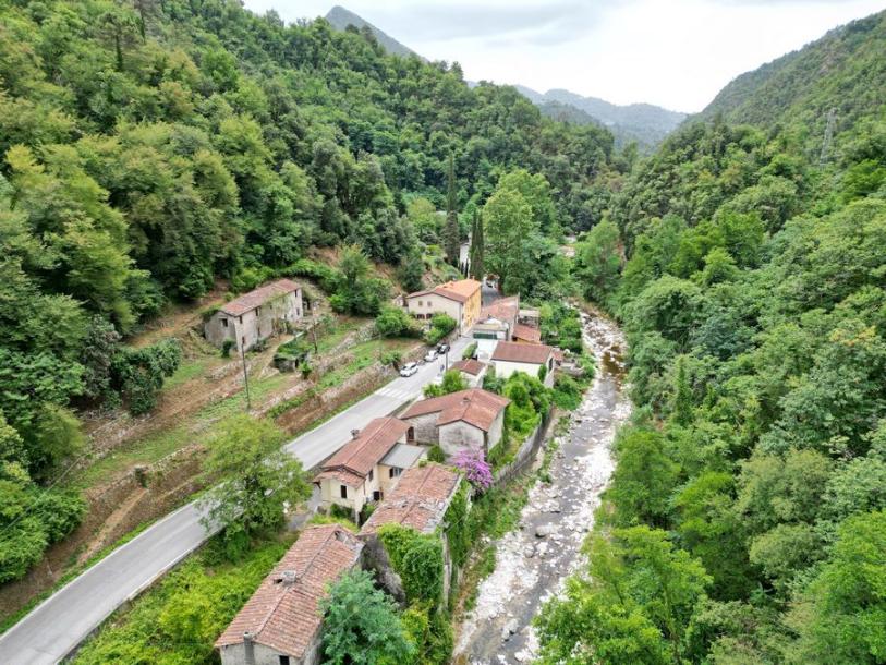 Kamenný dům na renovaci-4