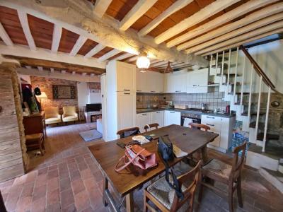 Kamenný dům s výhledem na moře u Massarosy na prodej