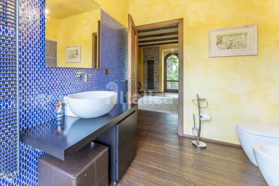Luxury property in Bagnone near Aulla for Sale-10