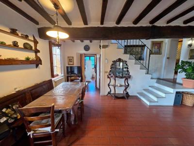 Kamenný dům s výhledem na moře na prodej