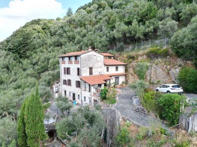 Kamenný dům s výhledem na moře na prodej